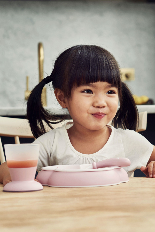 Дитячий набір для годування Baby Bjorn (чашка + тарілка + ложка і виделка) рожевий