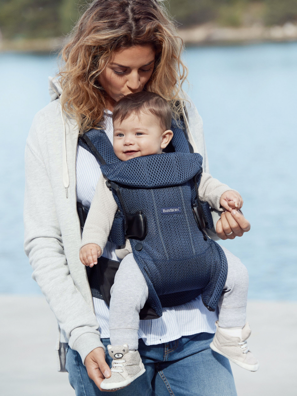 Рюкзак-кенгуру для немовлят Baby Bjorn Carrier ONE Air - темно-синій